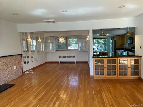 2 Stuart Drive Syosset NY 11791