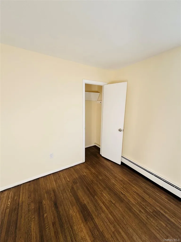 537 Lakeway Drive West Babylon NY 11704