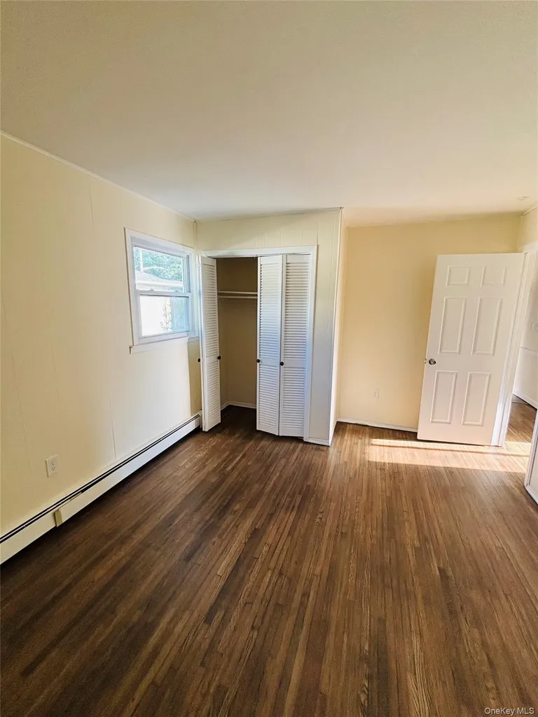 537 Lakeway Drive West Babylon NY 11704