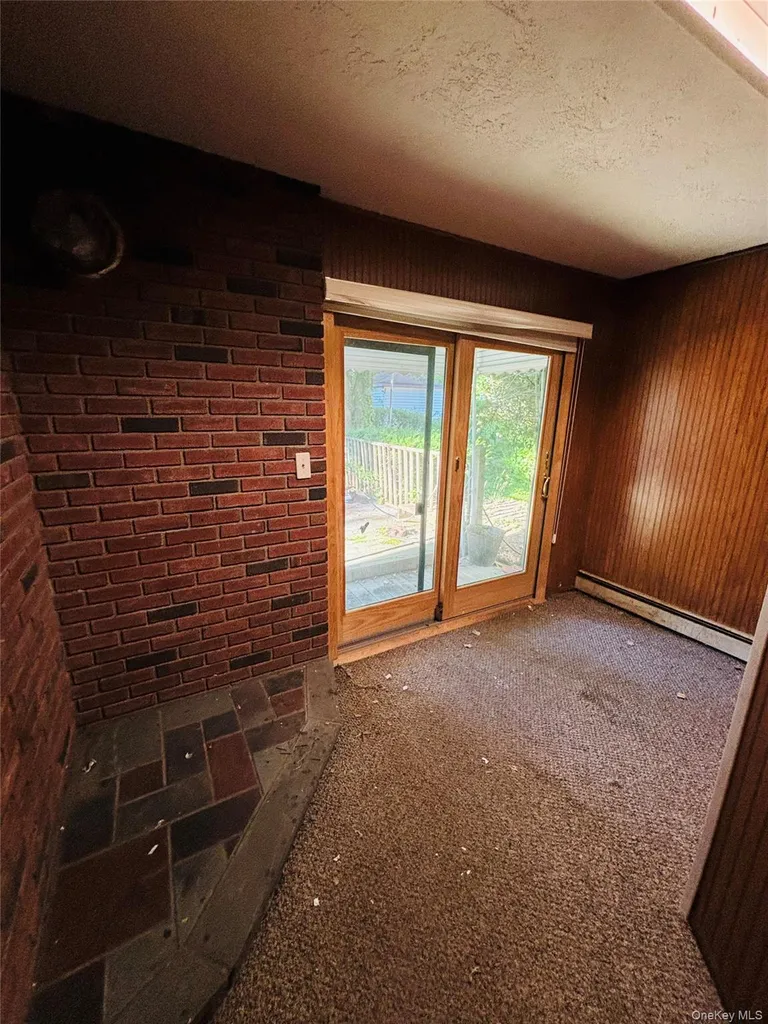 537 Lakeway Drive West Babylon NY 11704