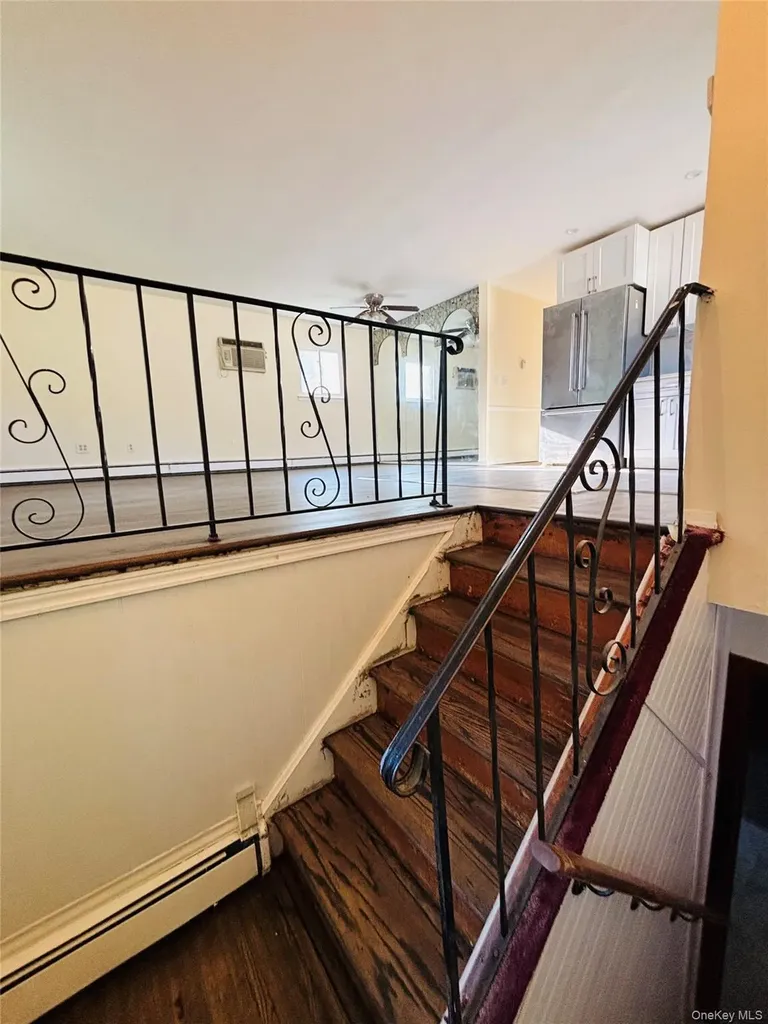 537 Lakeway Drive West Babylon NY 11704