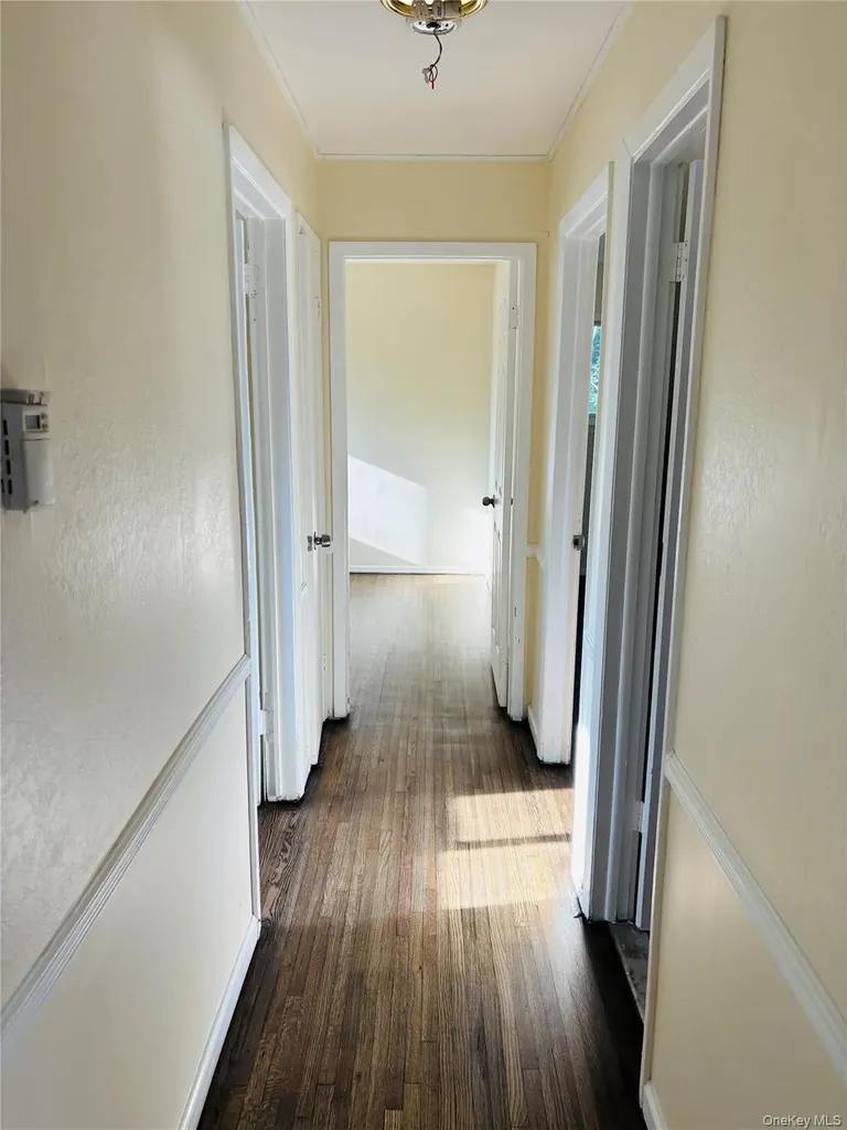 537 Lakeway Drive West Babylon NY 11704