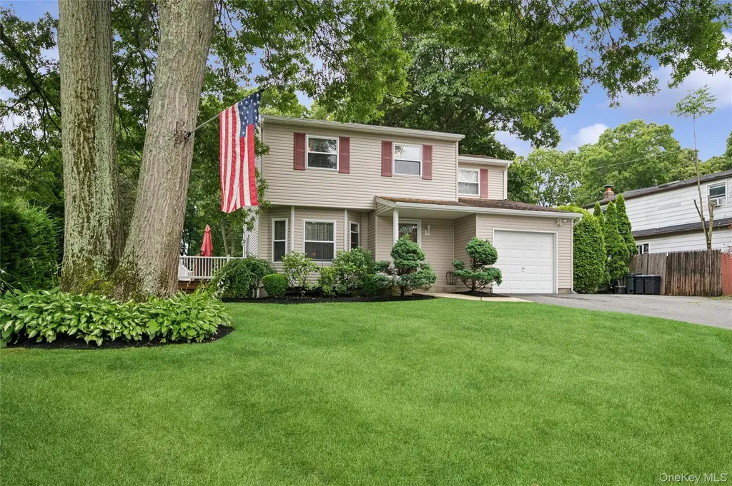 36 Champlin Street Ronkonkoma NY 11779