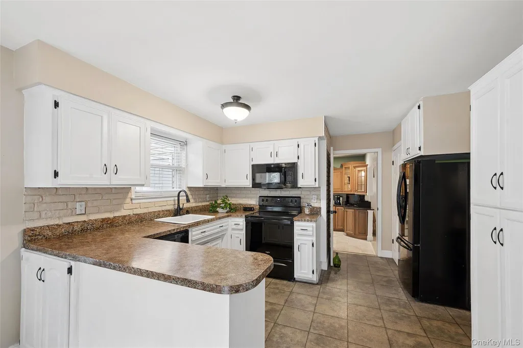 36 Champlin Street Ronkonkoma NY 11779
