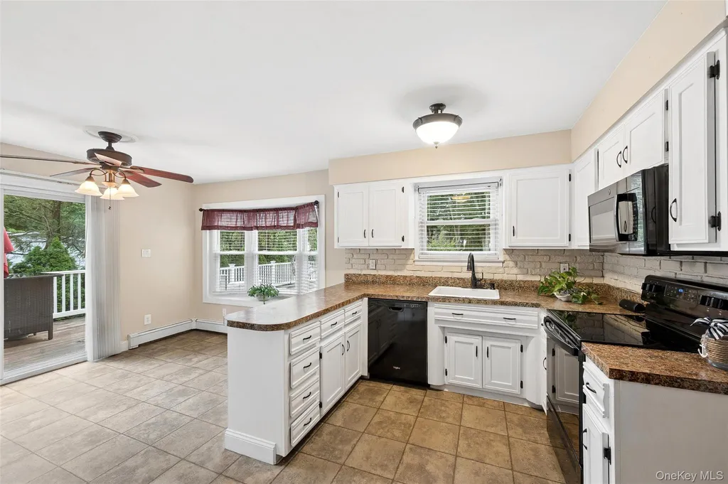 36 Champlin Street Ronkonkoma NY 11779