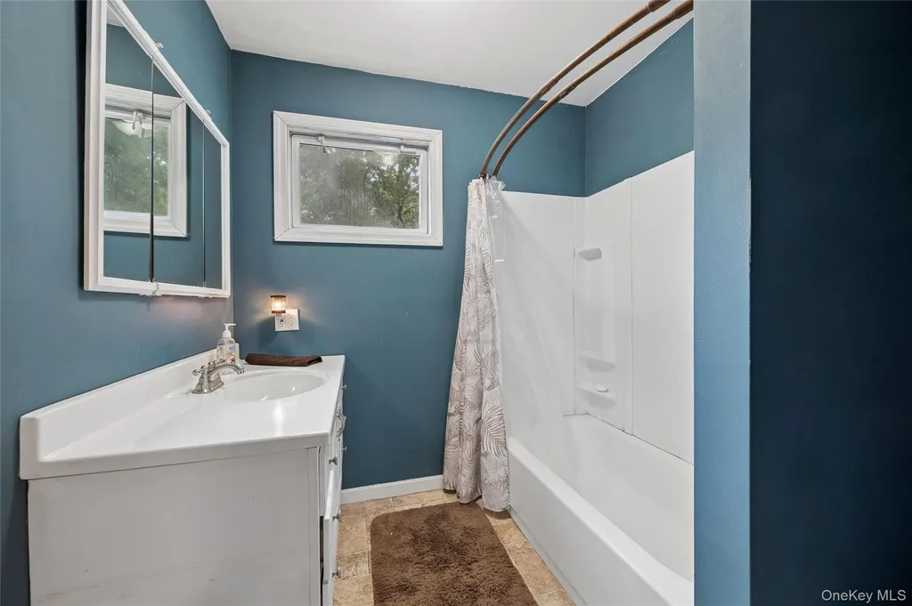 36 Champlin Street Ronkonkoma NY 11779