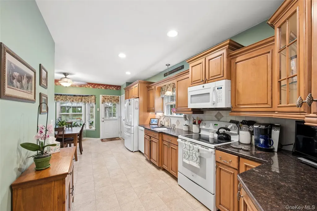 36 Champlin Street Ronkonkoma NY 11779