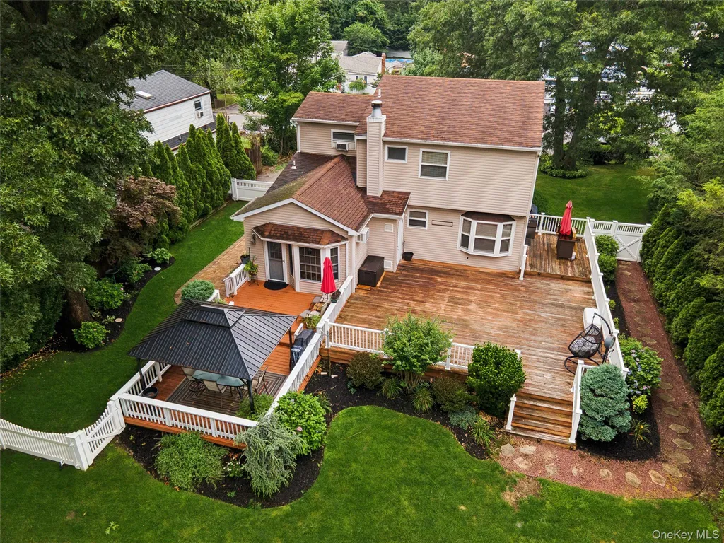 36 Champlin Street Ronkonkoma NY 11779