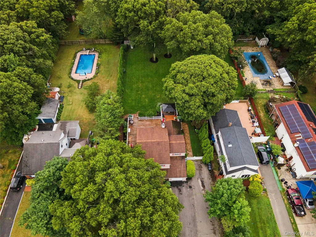 36 Champlin Street Ronkonkoma NY 11779