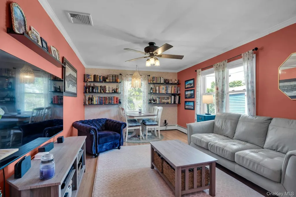 6 Linton Court West Babylon NY 11704