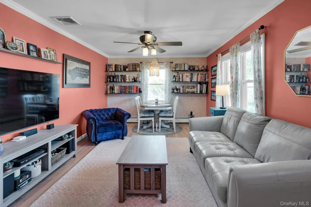 6 Linton Court West Babylon NY 11704