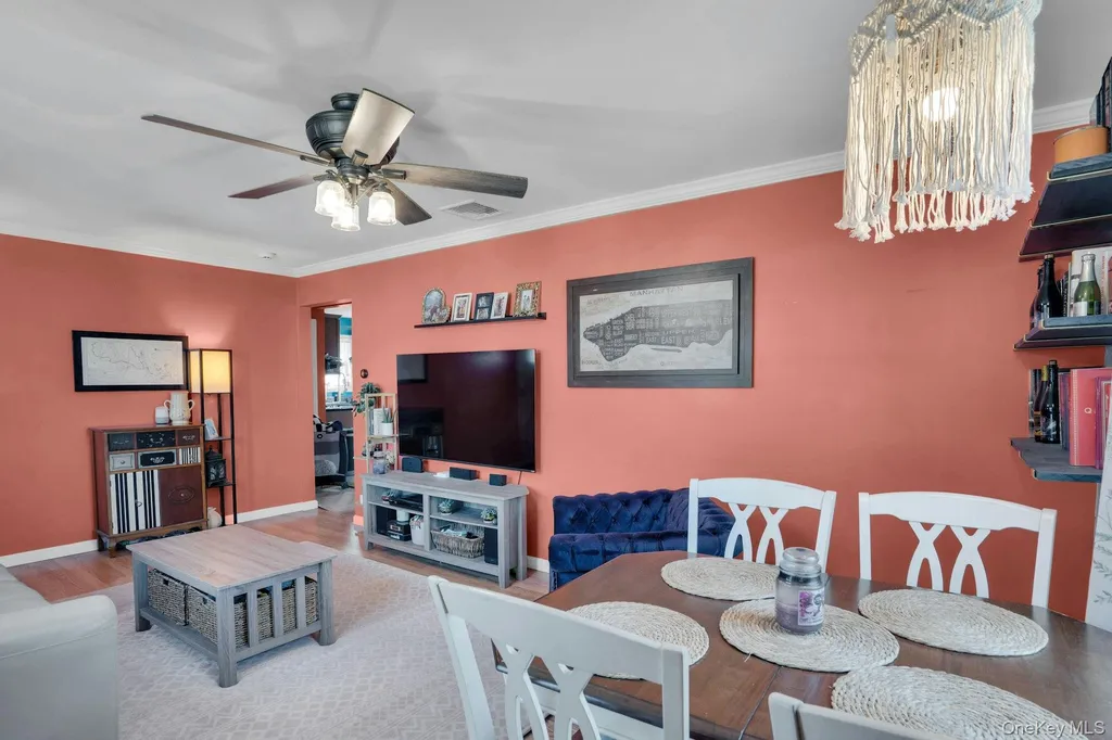 6 Linton Court West Babylon NY 11704