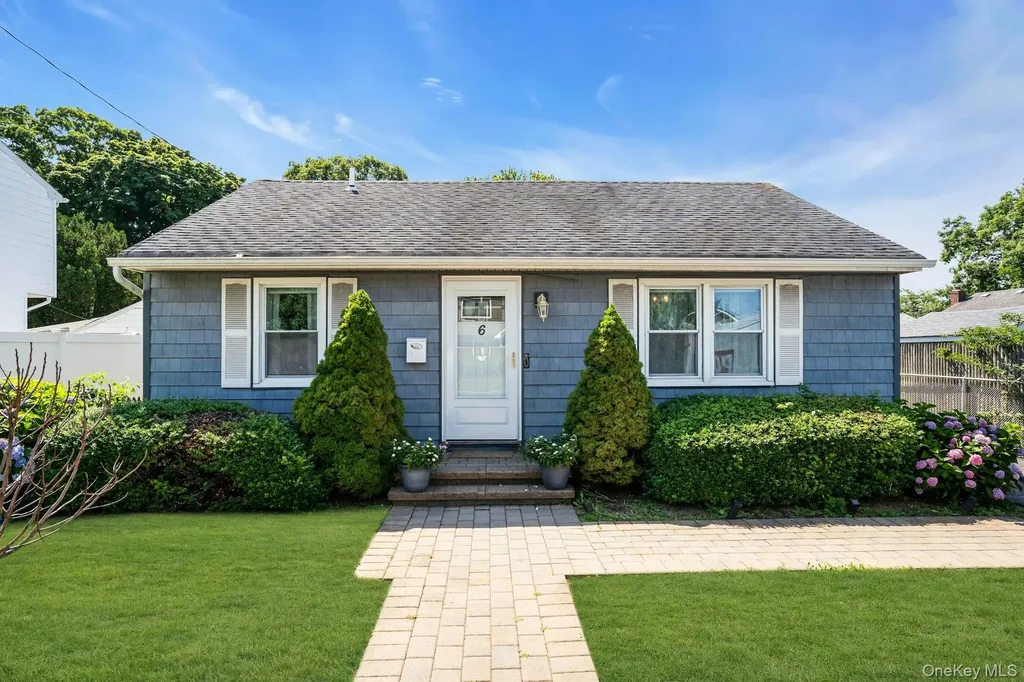 6 Linton Court West Babylon NY 11704