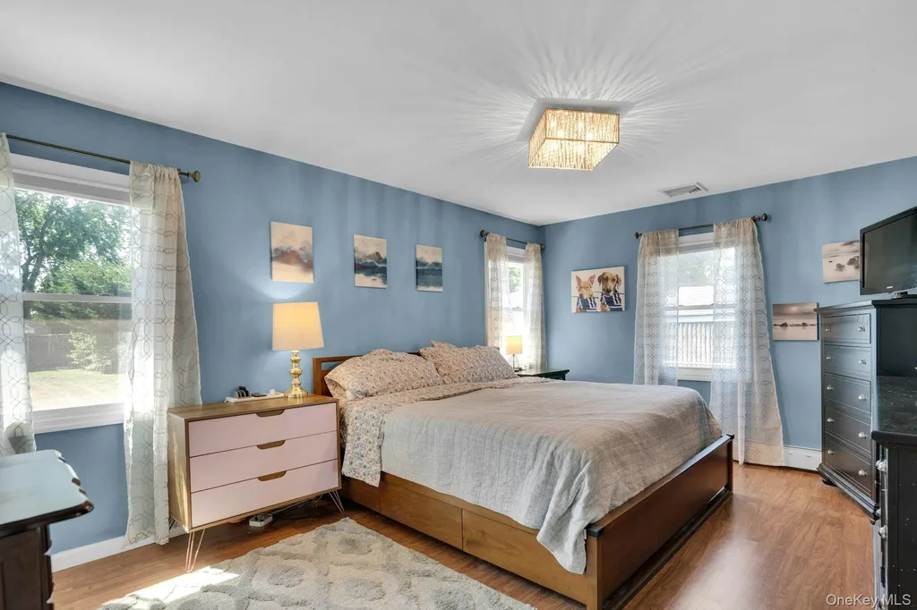 6 Linton Court West Babylon NY 11704