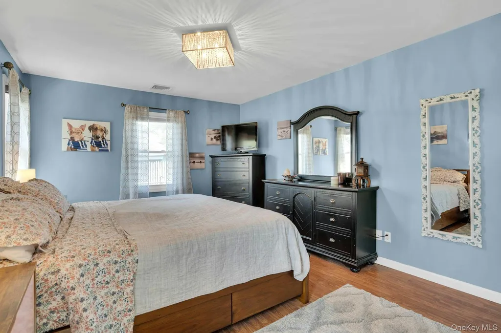 6 Linton Court West Babylon NY 11704
