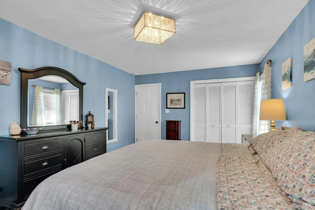 6 Linton Court West Babylon NY 11704