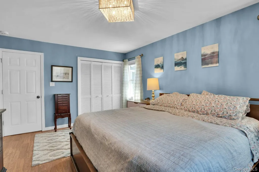 6 Linton Court West Babylon NY 11704