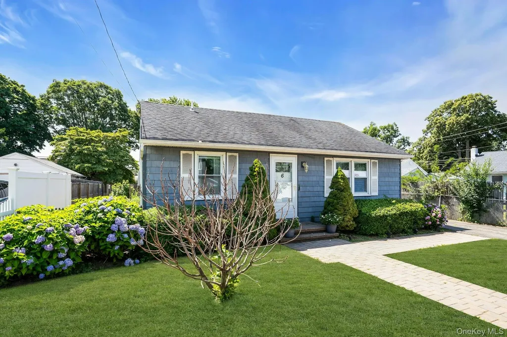 6 Linton Court West Babylon NY 11704