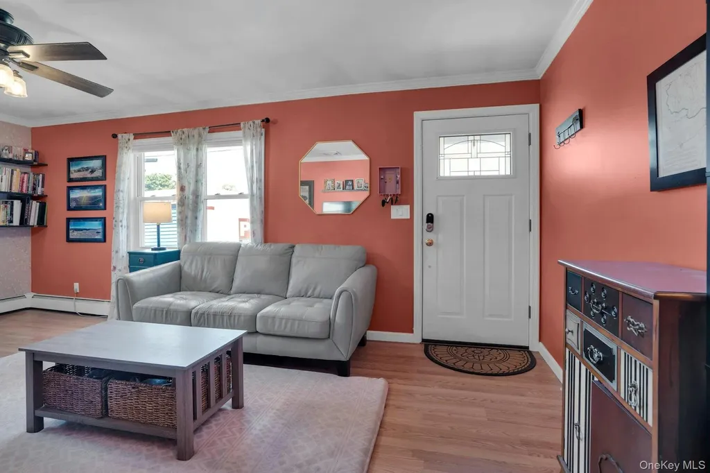 6 Linton Court West Babylon NY 11704