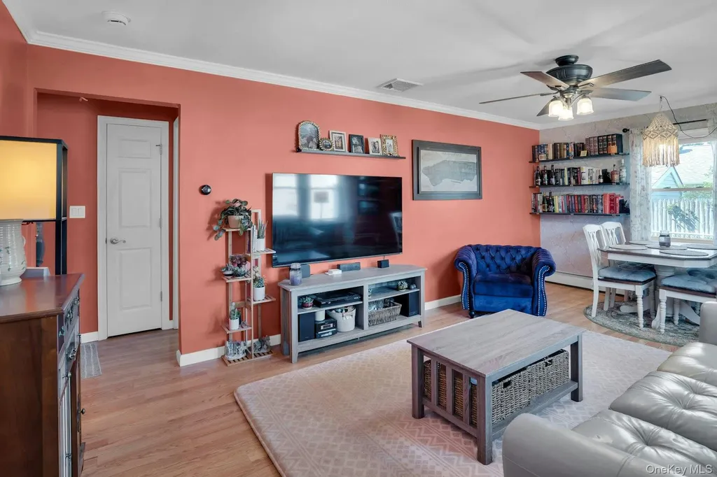 6 Linton Court West Babylon NY 11704