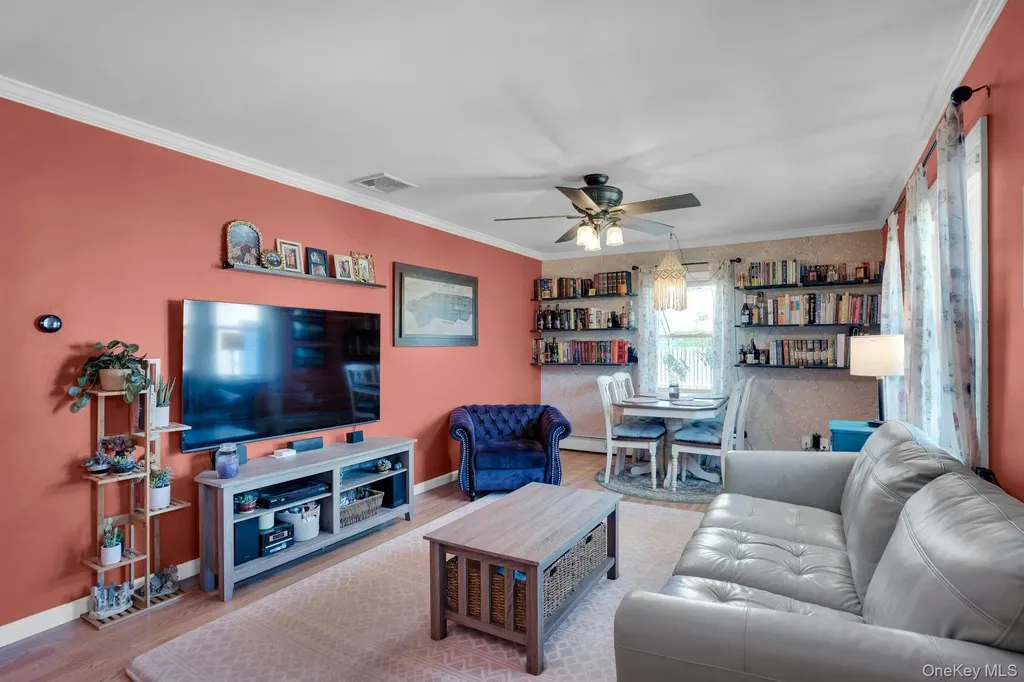 6 Linton Court West Babylon NY 11704