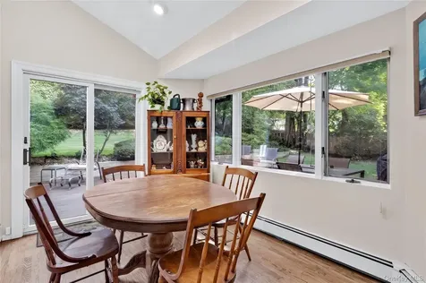165 Salem Road East Hills NY 11577