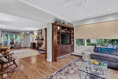 165 Salem Road East Hills NY 11577