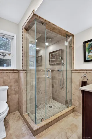 165 Salem Road East Hills NY 11577