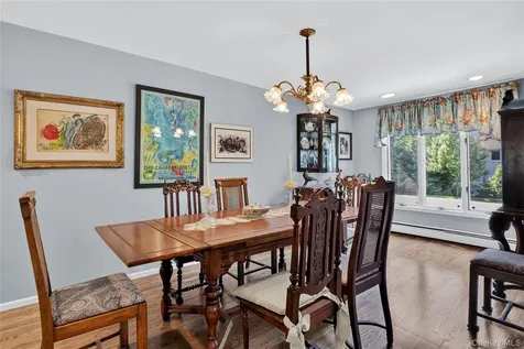 165 Salem Road East Hills NY 11577