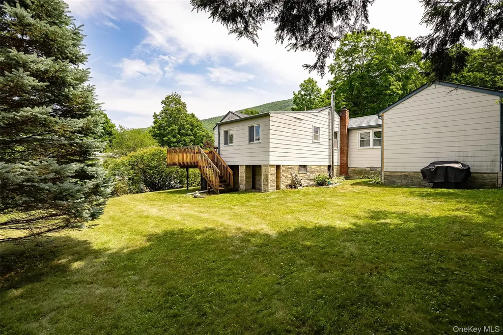 5 Willow Road Beacon NY 12508