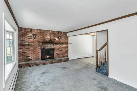 14 Prade Lane Massapequa Park NY 11762