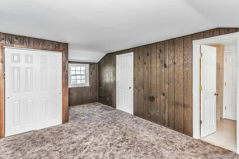 14 Prade Lane Massapequa Park NY 11762