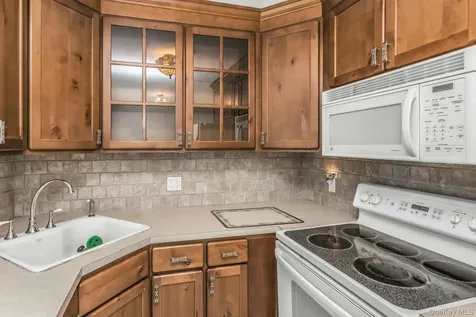14 Prade Lane Massapequa Park NY 11762