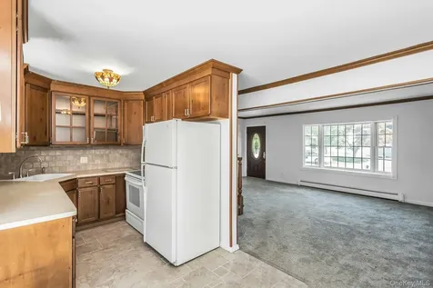 14 Prade Lane Massapequa Park NY 11762
