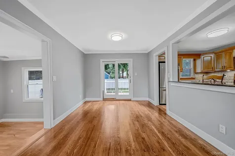 453 Dartmouth Street Westbury NY 11590