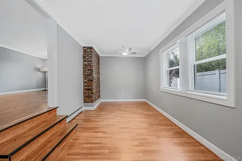 453 Dartmouth Street Westbury NY 11590