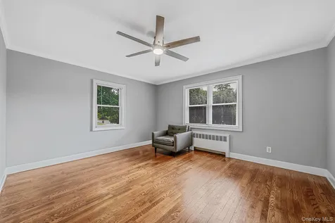 453 Dartmouth Street Westbury NY 11590