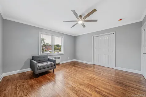 453 Dartmouth Street Westbury NY 11590
