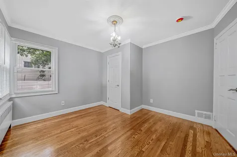 453 Dartmouth Street Westbury NY 11590