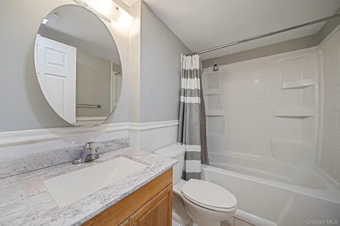 453 Dartmouth Street Westbury NY 11590