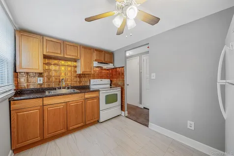 453 Dartmouth Street Westbury NY 11590