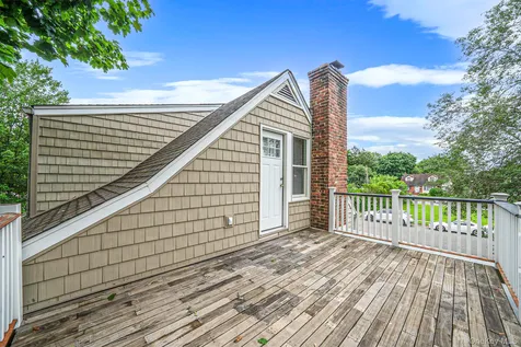 453 Dartmouth Street Westbury NY 11590
