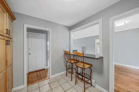 453 Dartmouth Street Westbury NY 11590