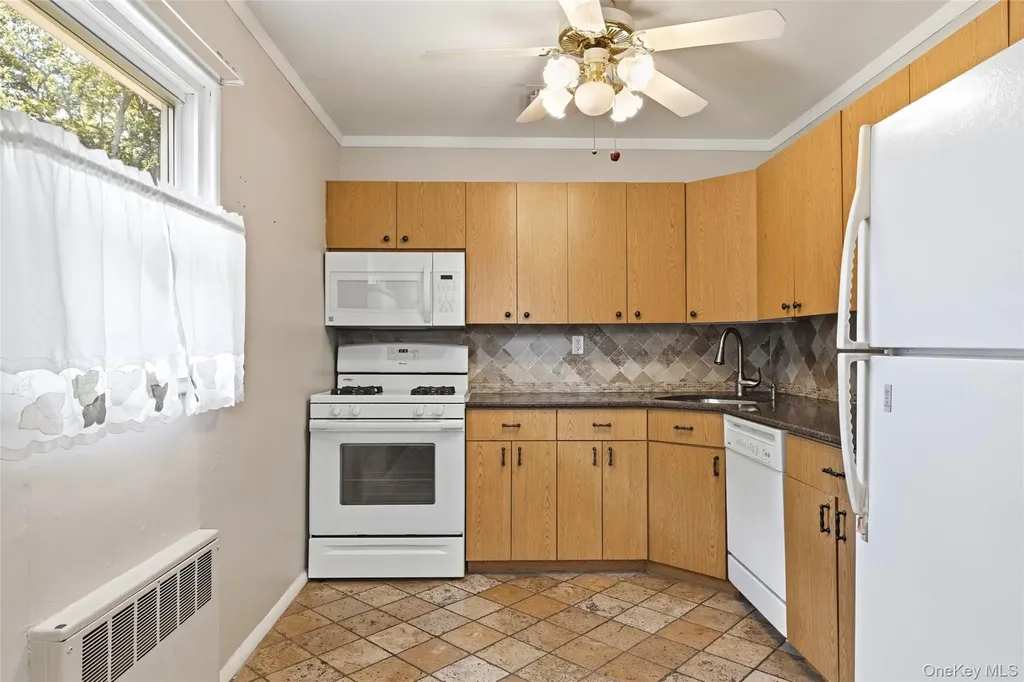 3902 Clove Court Seaford NY 11783