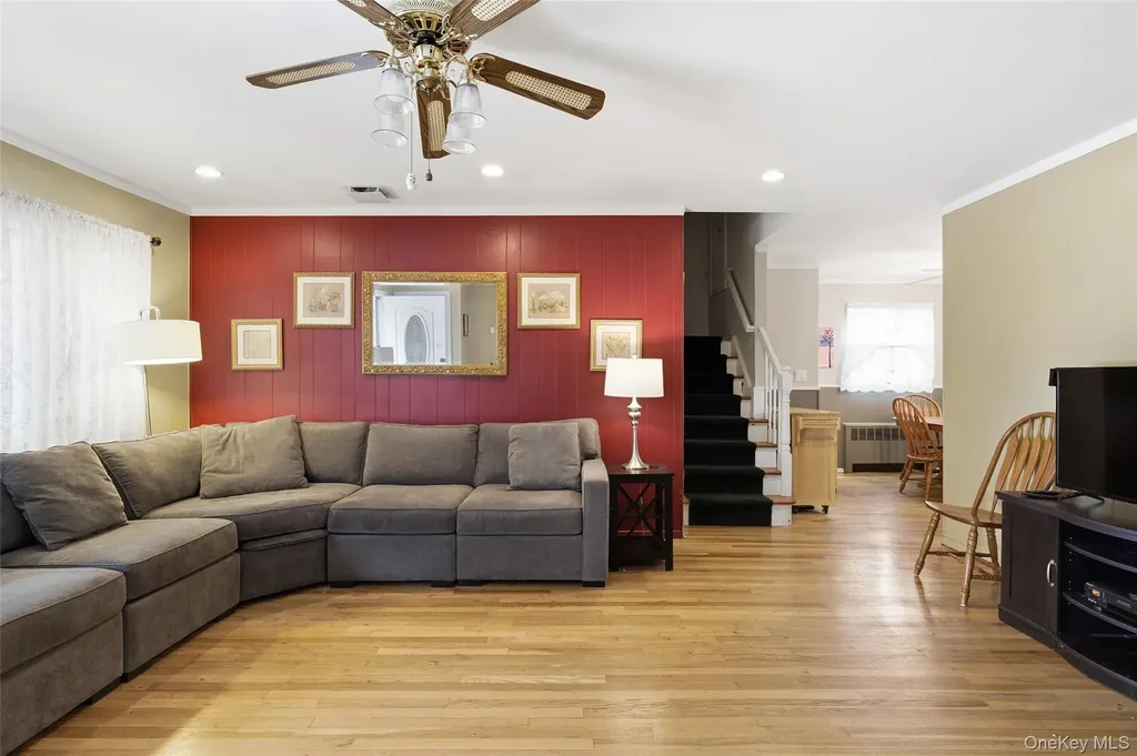 3902 Clove Court Seaford NY 11783
