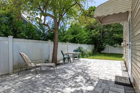 3902 Clove Court Seaford NY 11783