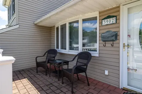 3902 Clove Court Seaford NY 11783