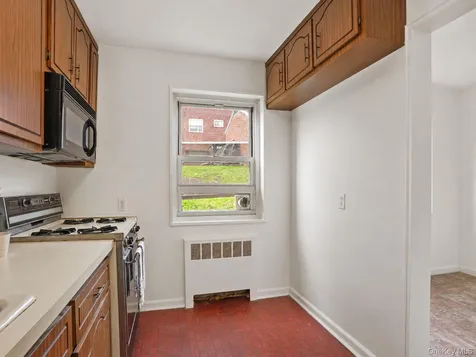 6 Dehaven Drive Yonkers NY 10703