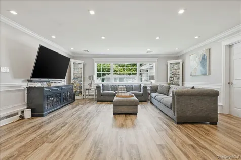 45 Cottonwood Lane Westbury NY 11590