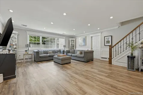 45 Cottonwood Lane Westbury NY 11590